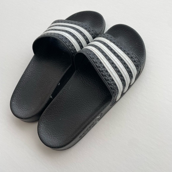 Kids adidas slides - Picture 3 of 3
